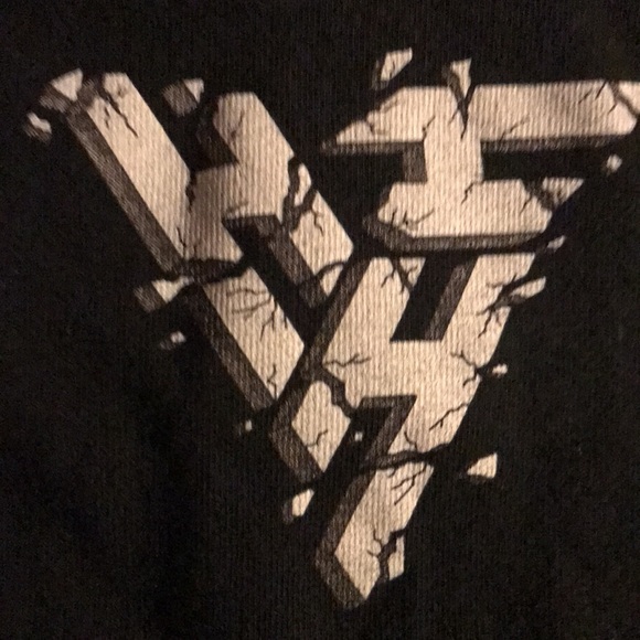 Anime shirt worn once - Picture 4 of 5